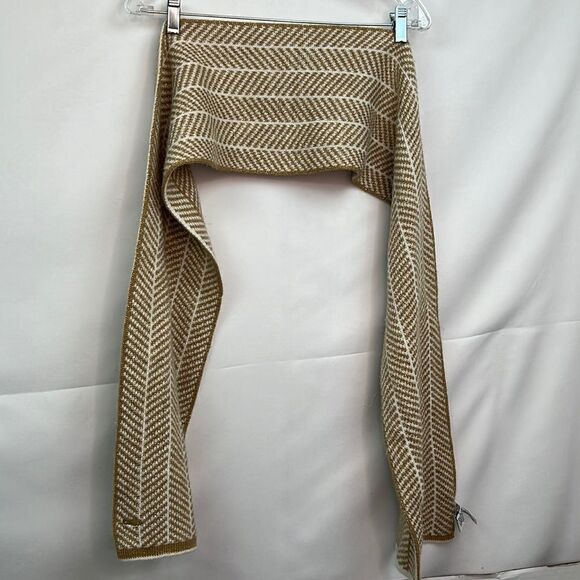 Calvin Klein Gold and White herringbone winter scarf EUC - Picture 1 of 10
